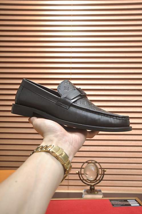 Picture of Louis Vuitton Shoes _SKULVsz38-45hnh021113960